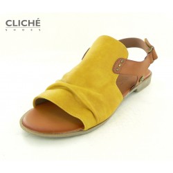 Žluté nadměrné sandálky...
